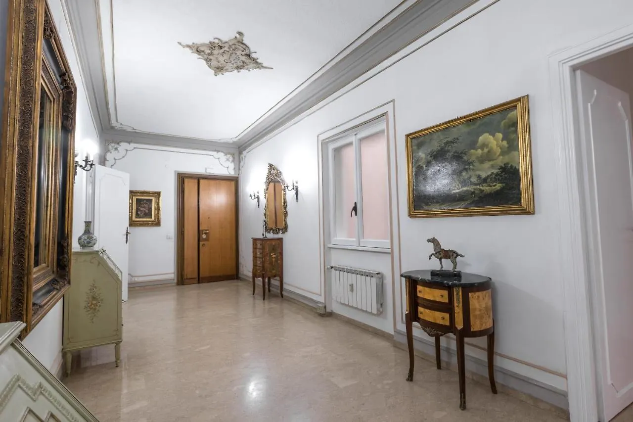 The Majestic Residence In Vatican ローマ アパート